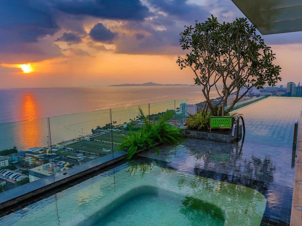 Апартаменты The Riviera Jomtien Studio Sea View High Floor Экстерьер фото