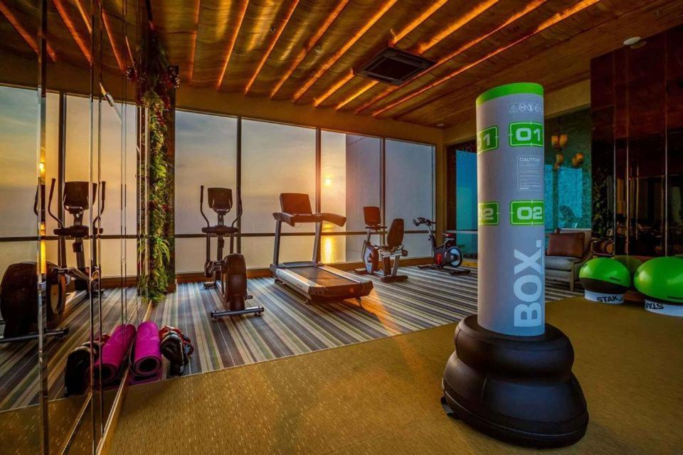 Апартаменты The Riviera Jomtien Studio Sea View High Floor Экстерьер фото