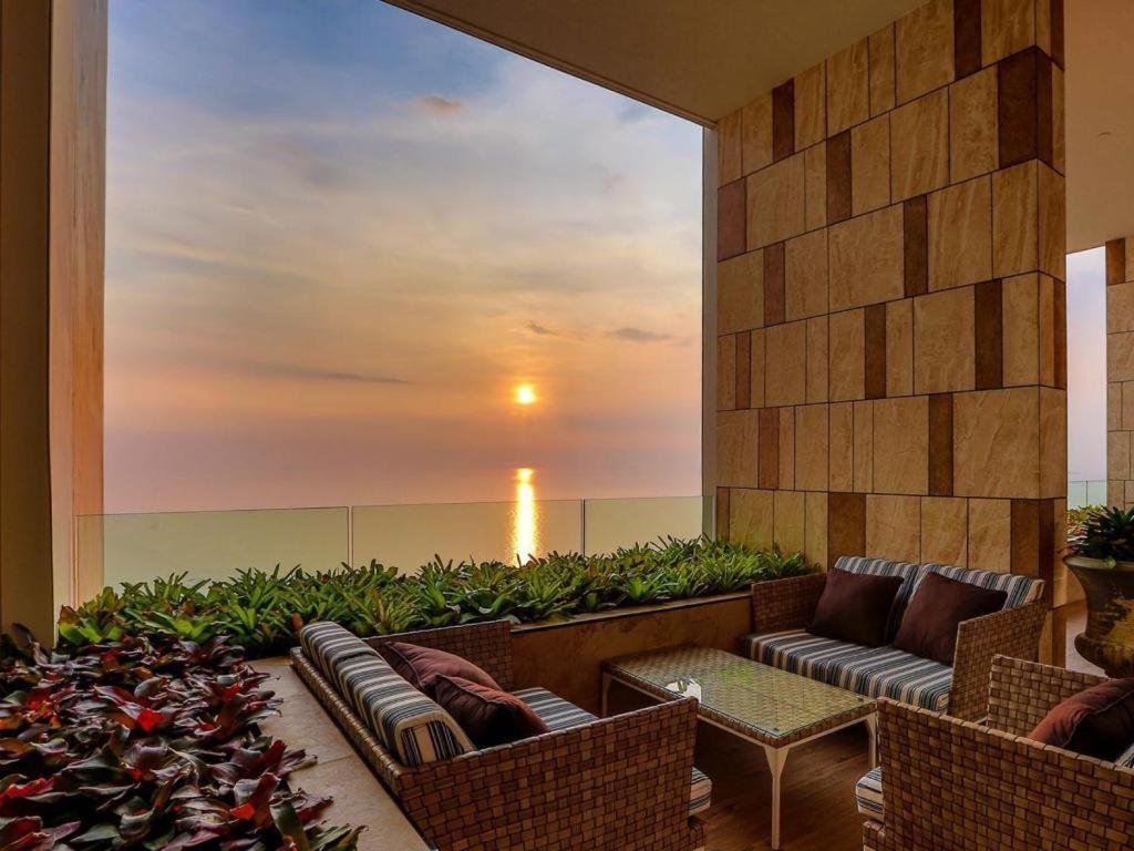 Апартаменты The Riviera Jomtien Studio Sea View High Floor Экстерьер фото